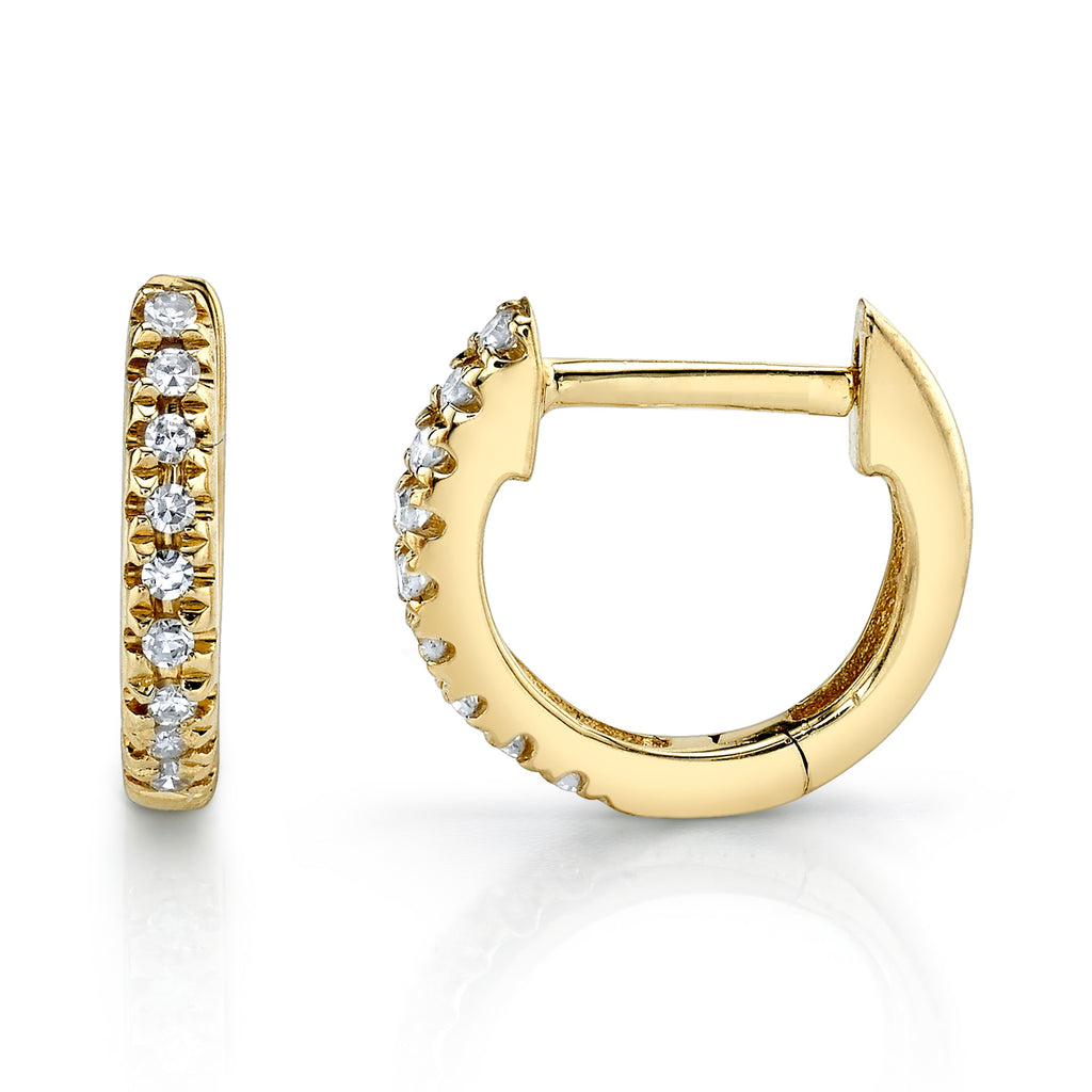 Essential V Stud Earrings - Luxury Jewelry Rental